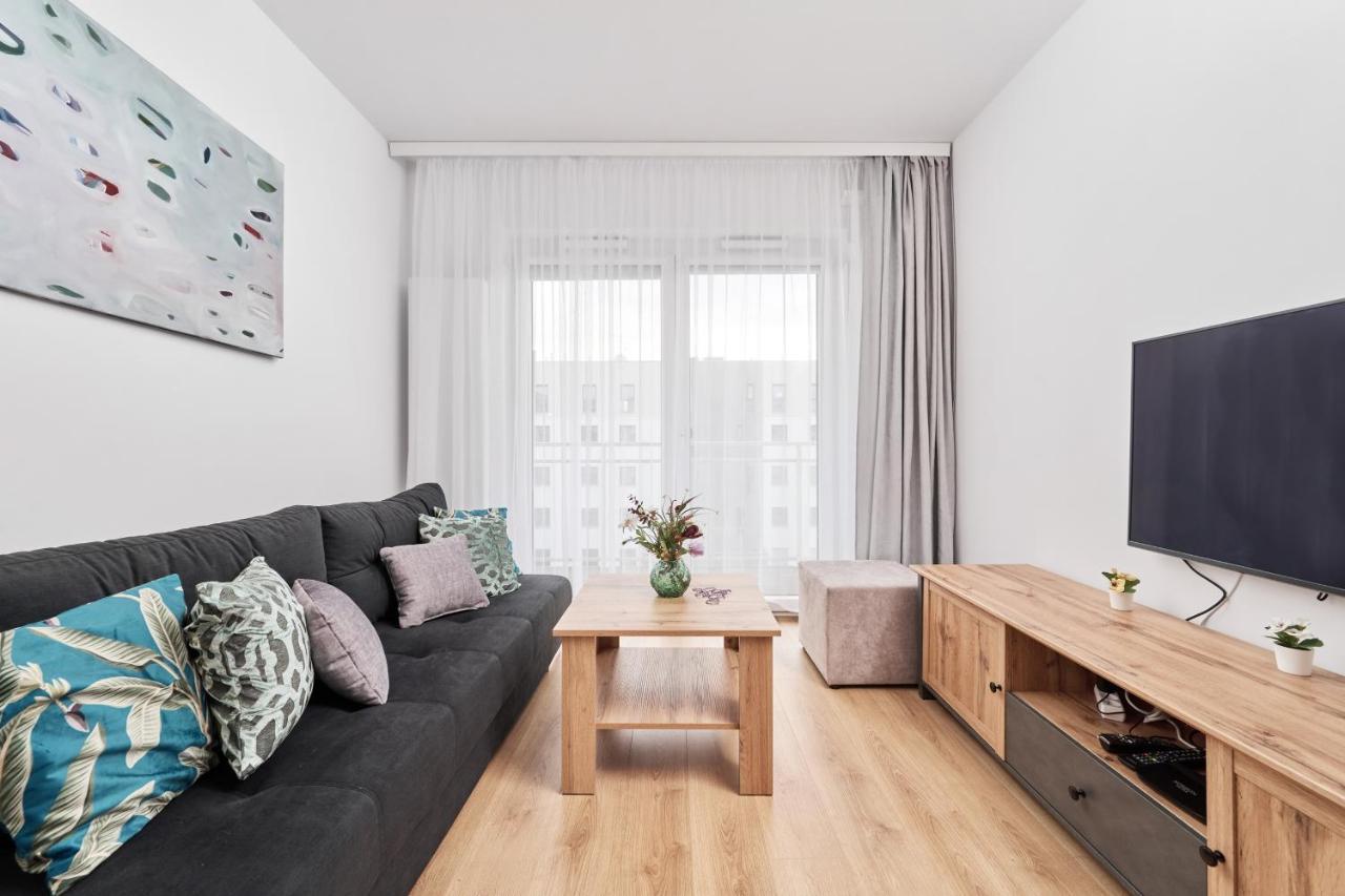 Apartment Wichrowa With Free Garage By Renters Wroclaw