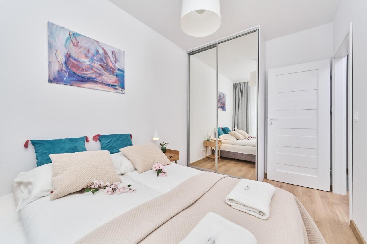 Wichrowa With Free Garage By Renters Wroclaw