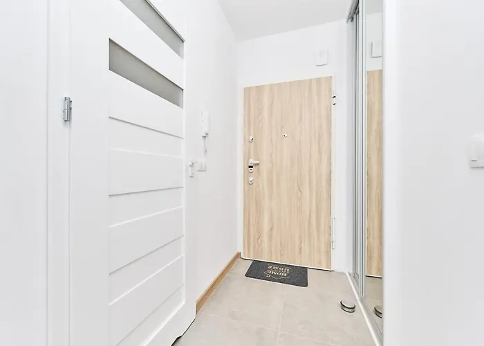 Apartment Wichrowa With Free Garage Wroclaw By Noclegi Renters